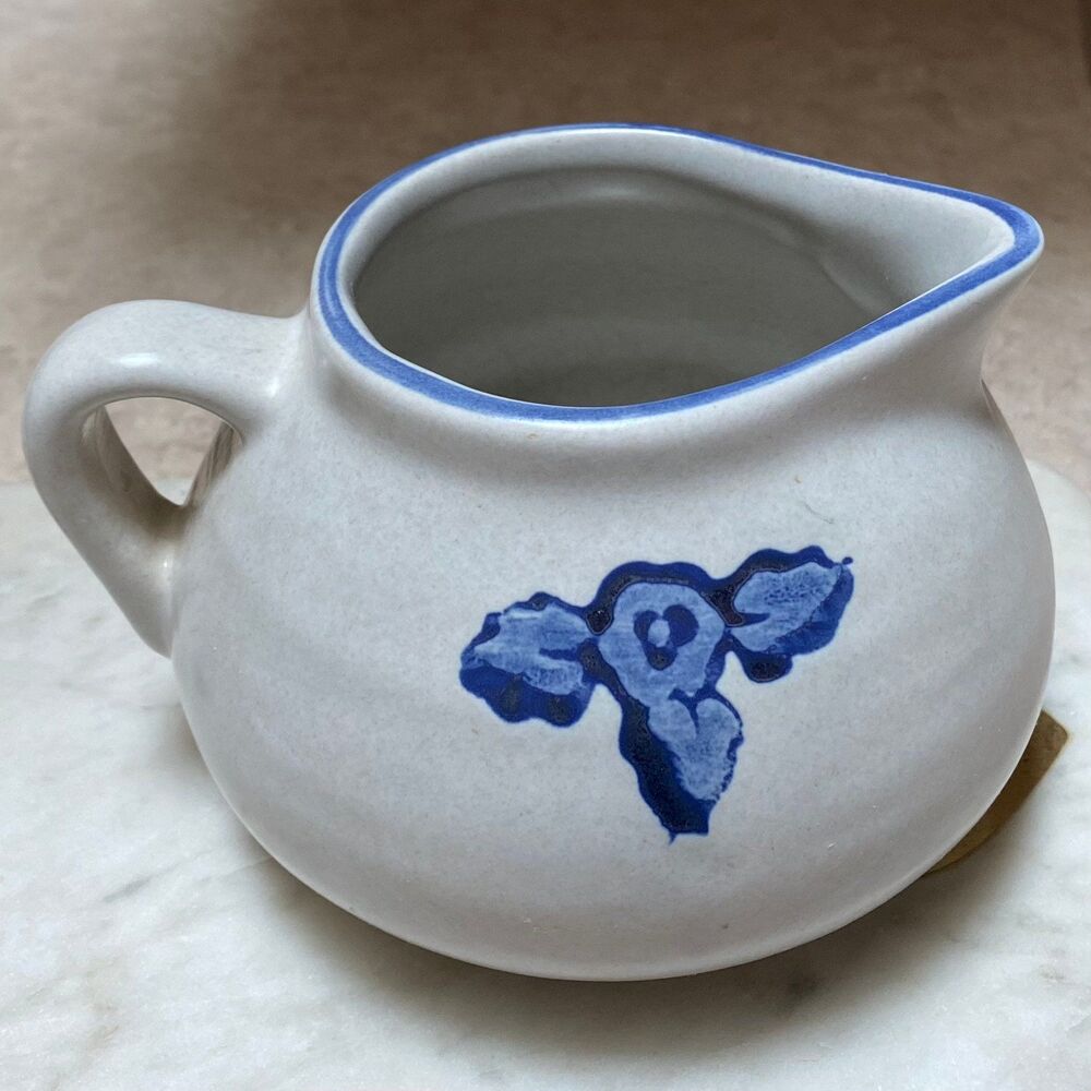 Gravy boat or pitcher with handle Kitchen utensils Pfaltzgraff Yorktowne vintage